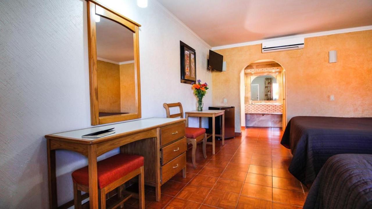 Hotel & Suites Marrod Chihuahua Extérieur photo