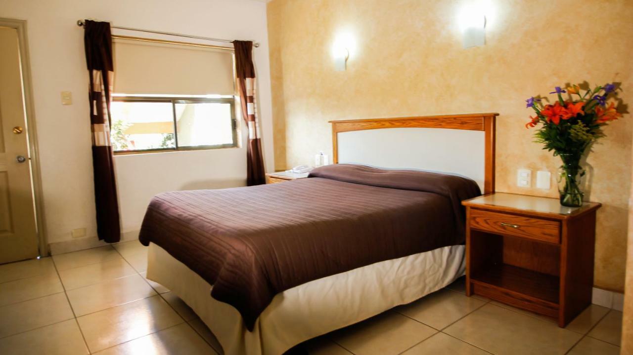 Hotel & Suites Marrod Chihuahua Extérieur photo