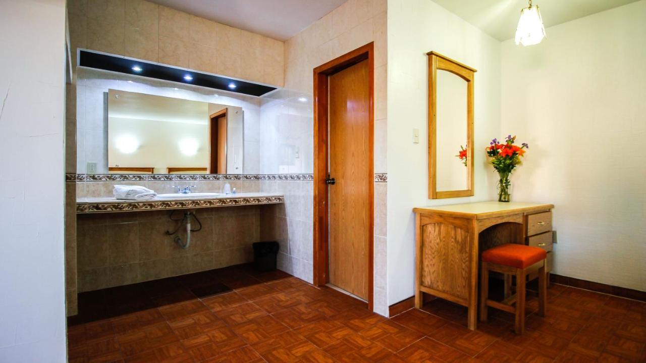 Hotel & Suites Marrod Chihuahua Extérieur photo