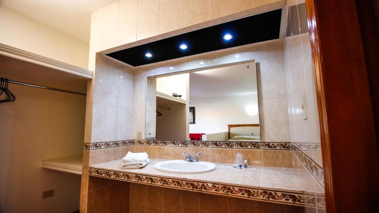 Hotel & Suites Marrod Chihuahua Extérieur photo